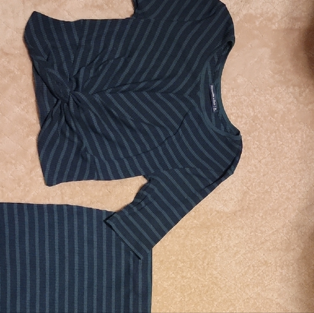 Abercrombie & Fitch Blue 3/4 Sleeve Tie Front And Skirt